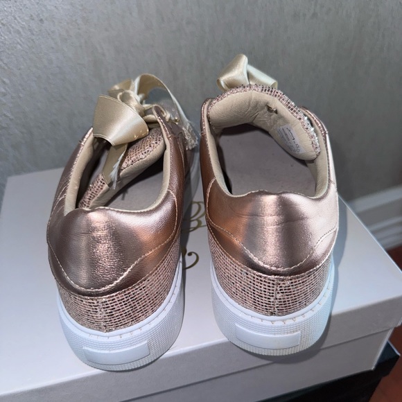 Shoes - Picture 4 of 5